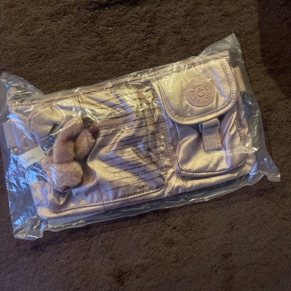 COPY - 🦧RESTOCK KIPLING WAIST BAGS 🦧 - Picture 3 of 4
